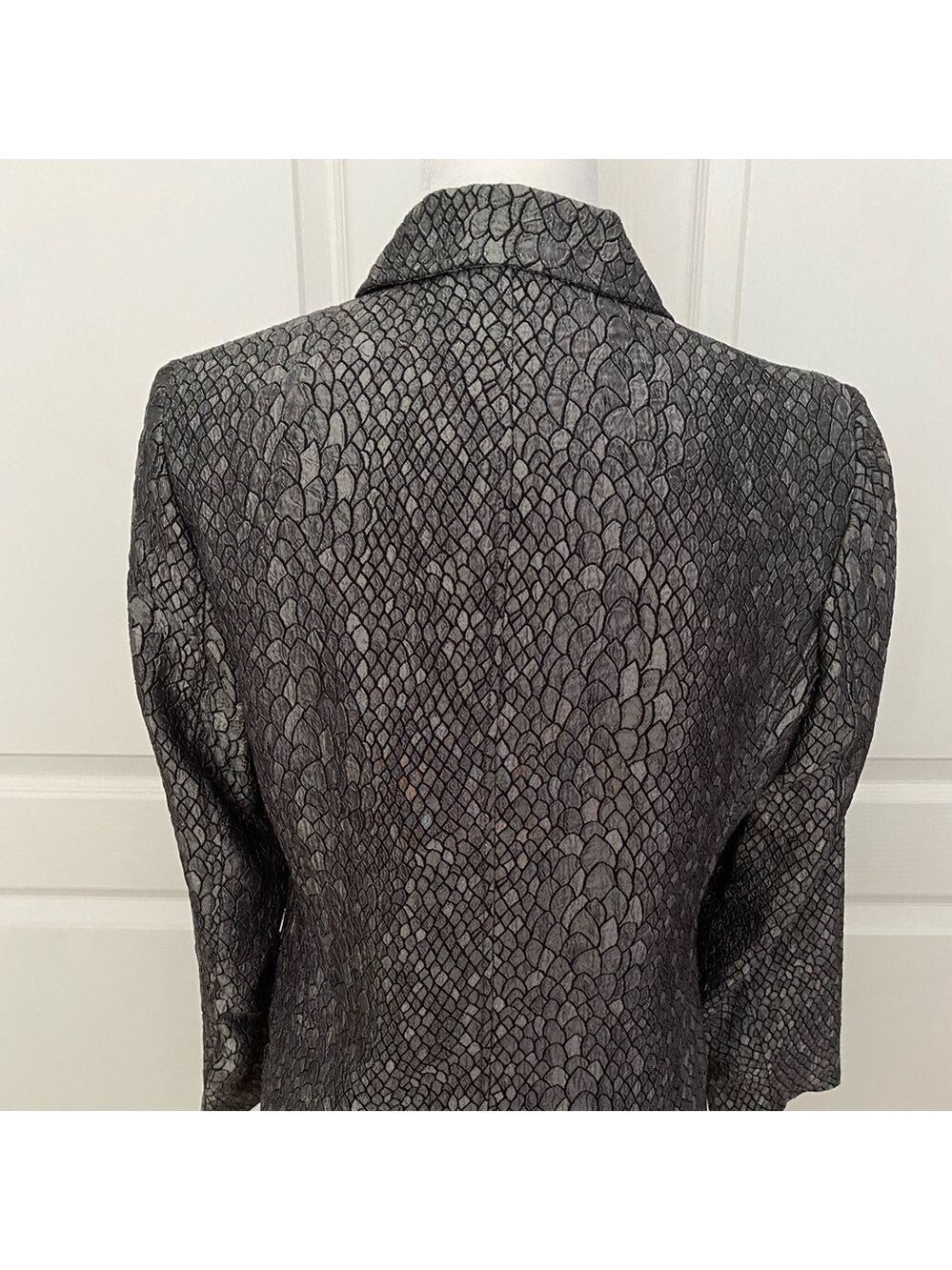 Alfred Dunner Petite Snake-Textured Zip Jacket | Shiny Gray & Black | Size 6P - Picture 5 of 8